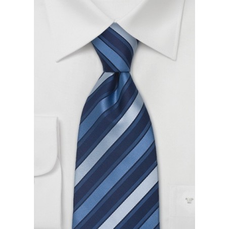 Elegant Business Tie - Navy blue silk tie with diagonal stripes