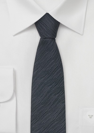 Skinny Necktie in Charcoal Gray