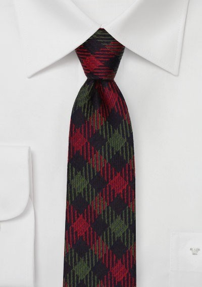 Winter Wool Plaid Tie in Dark Green and Red