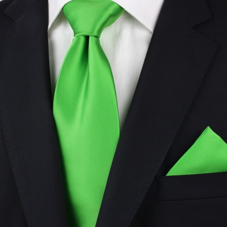 Extra Long Neck Tie in Kelly Green