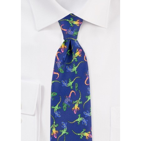 gecko print necktie in blue